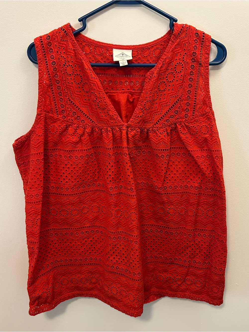St. John's Bay Red Eyelet V-Neck Sleeveless Top